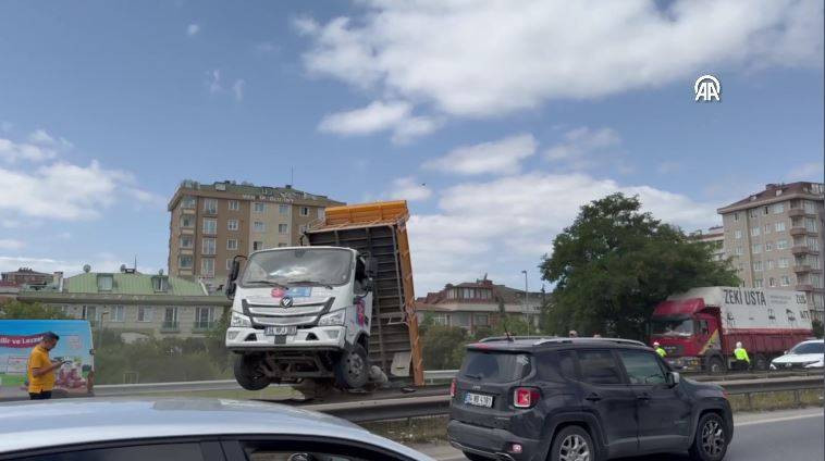 Damperli kamyon böyle şaha kalktı! Görenler şaştı kaldı - Resim: 15